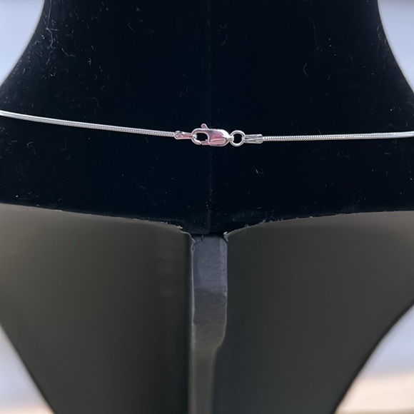 Handcrafted fused glass pendant with 24” sterling silver chain - Picture 3 of 3